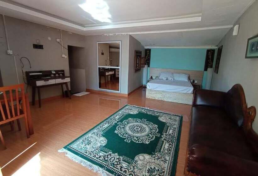 Bed and Breakfast Hello Bintan Beach Cottages