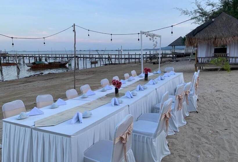 Bed and Breakfast Hello Bintan Beach Cottages