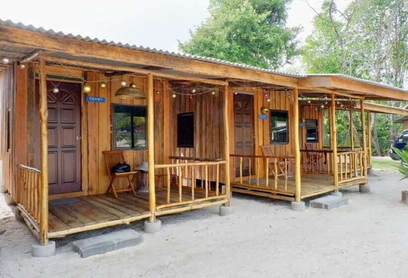 Bed and Breakfast Hello Bintan Beach Cottages