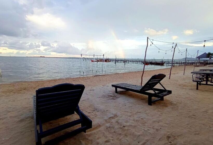 Bed and Breakfast Hello Bintan Beach Cottages