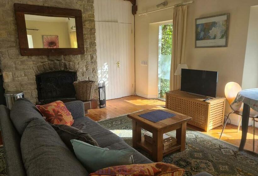 צימר The Old Art Studio Sleeps Up To 4 Breakfast Available