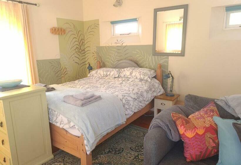 צימר The Old Art Studio Sleeps Up To 4 Breakfast Available