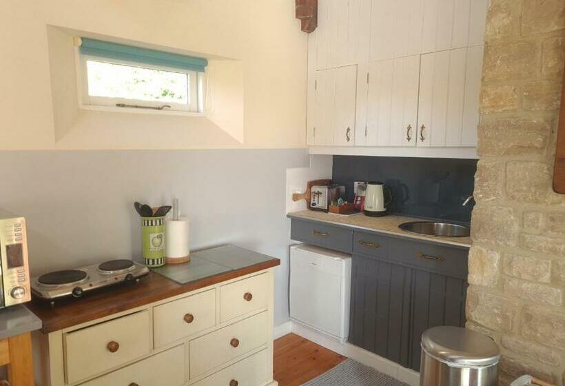 צימר The Old Art Studio Sleeps Up To 4 Breakfast Available