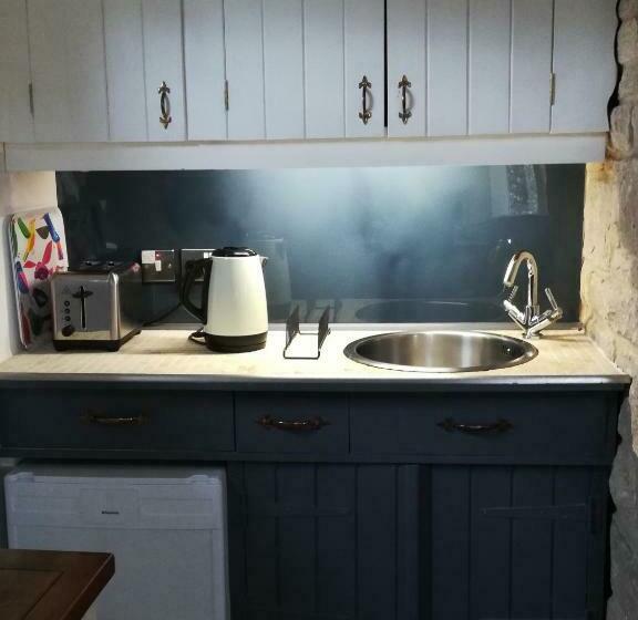 צימר The Old Art Studio Sleeps Up To 4 Breakfast Available