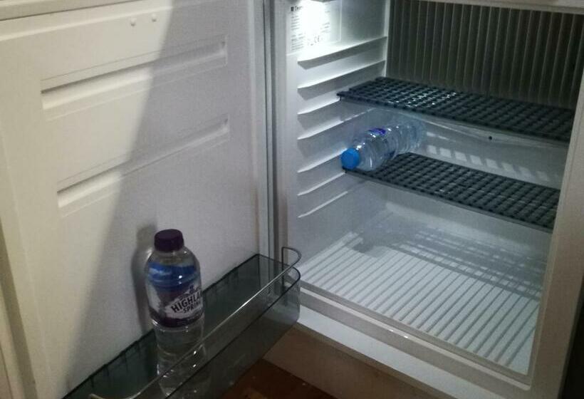 צימר The Old Art Studio Sleeps Up To 4 Breakfast Available