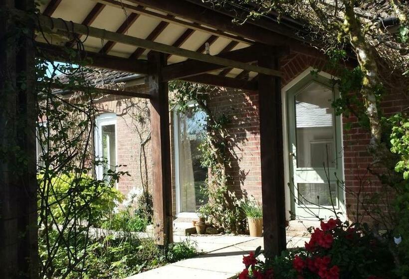 צימר The Old Art Studio Sleeps Up To 4 Breakfast Available