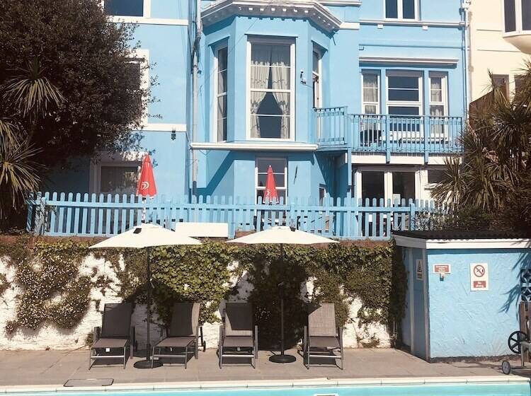 تختخواب و صبحانه The Purple Tree Guest House