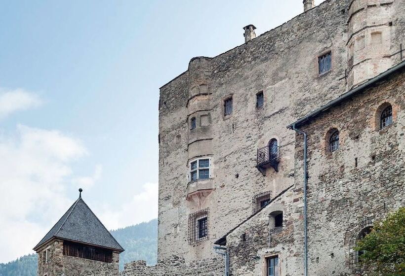 فندق Castel Pergine