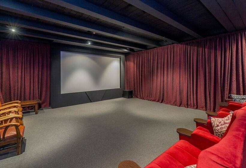 هتل Finns Paekakariki