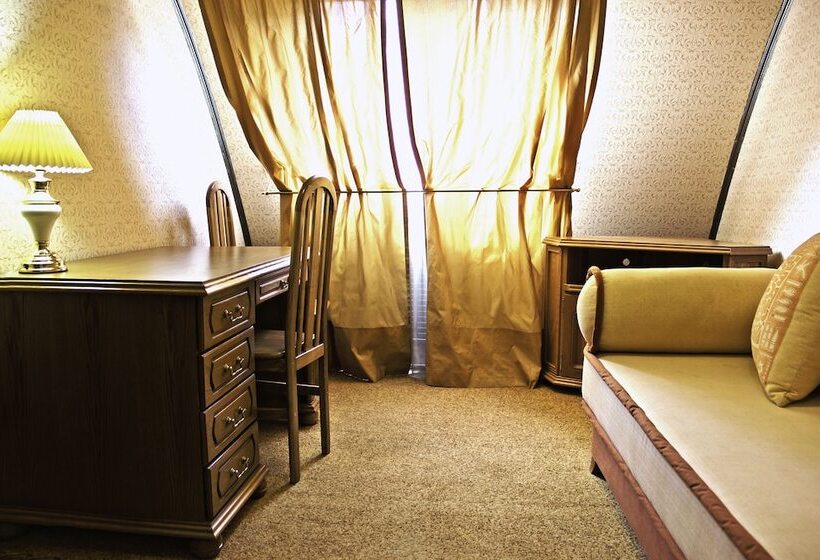 فندق Liner Platov