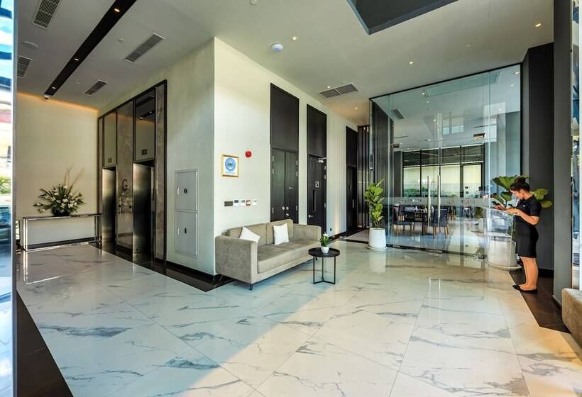 Luxcity Hotel & Apartment