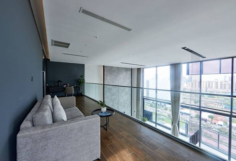 Luxcity Hotel & Apartment