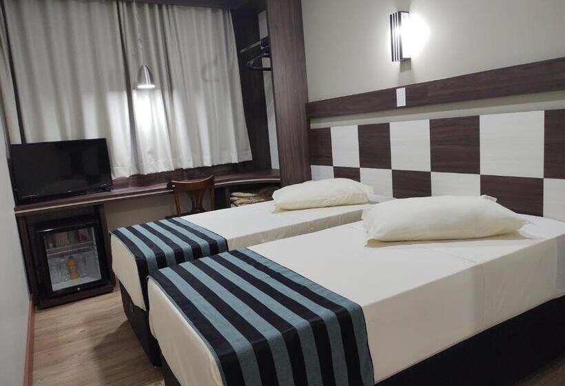 Отель Maestro Express