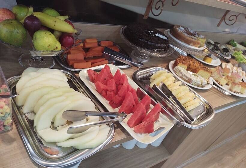 Отель Maestro Express