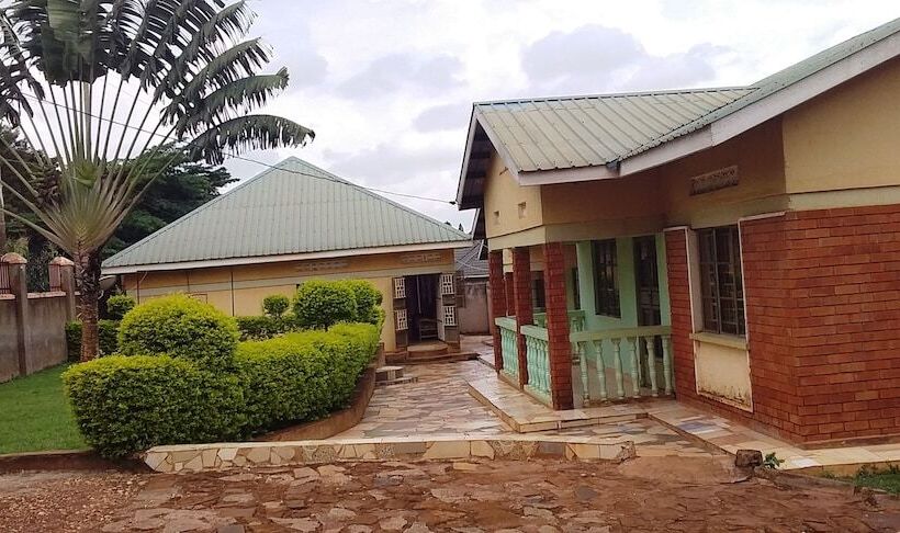 Palm Gardens Hotel   Masindi