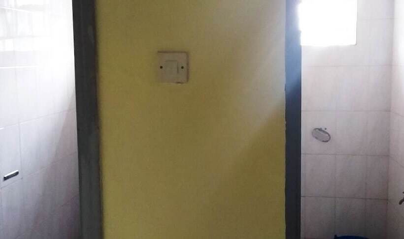 Palm Gardens Hotel   Masindi