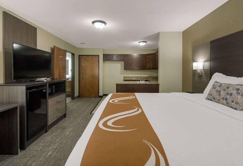 Отель Quality Inn & Suites Roanoke   Fort Worth North