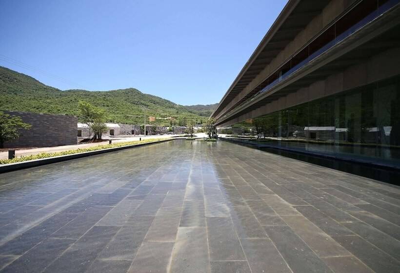 酒店 The Lost Stone