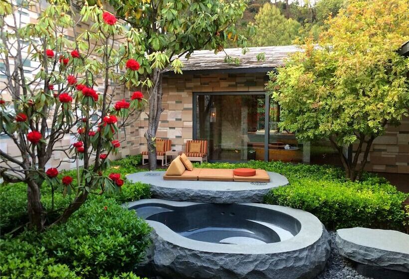 هتل The Lost Stone