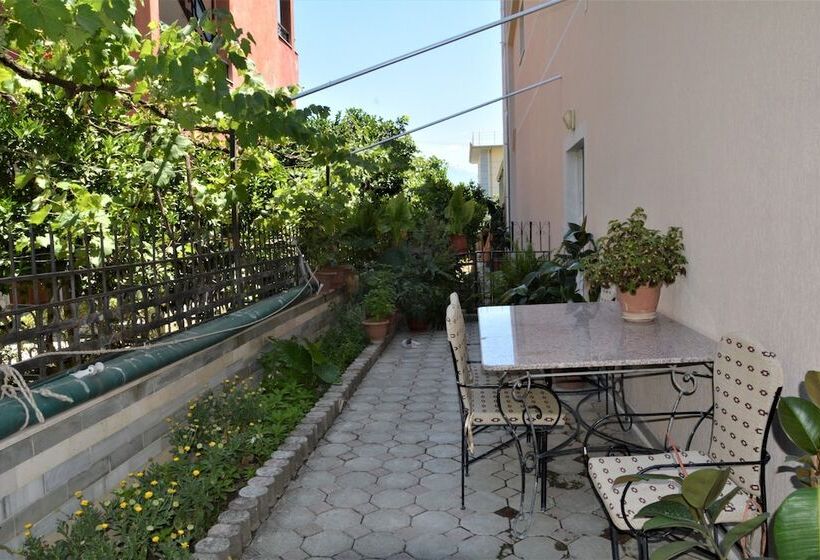 בית מלון כפרי Vila Nino