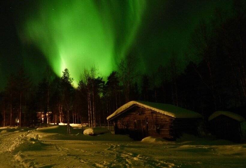 Isokenkaisten Klubi  Wilderness Lodge