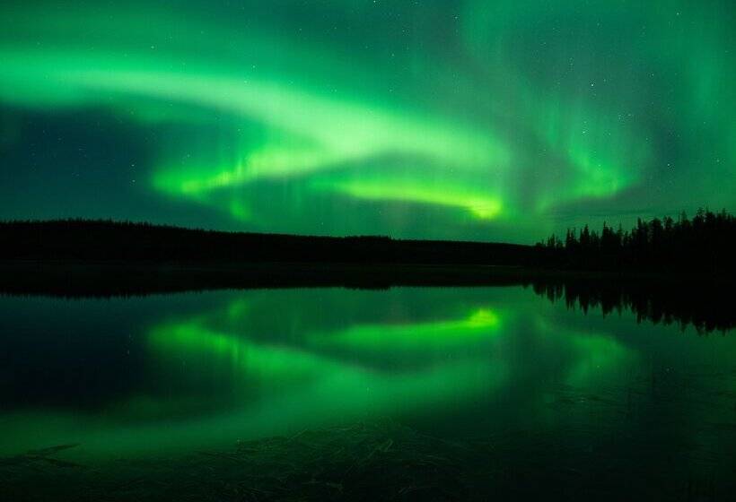 Isokenkaisten Klubi  Wilderness Lodge