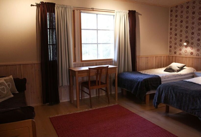 Isokenkaisten Klubi  Wilderness Lodge