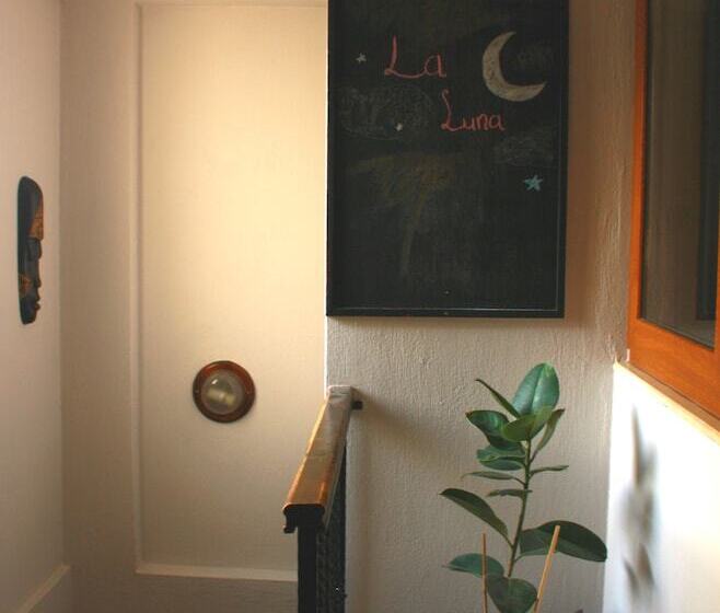 La Luna Hostel