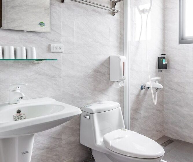 پانسیون Turn Left B&b