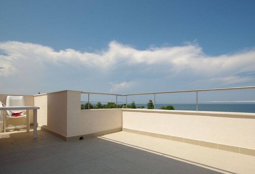 Seagarden Villa Resort