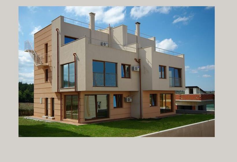 Seagarden Villa Resort