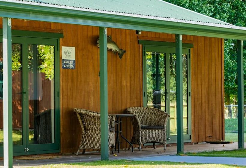 צימר The Jolly Poacher Retreat