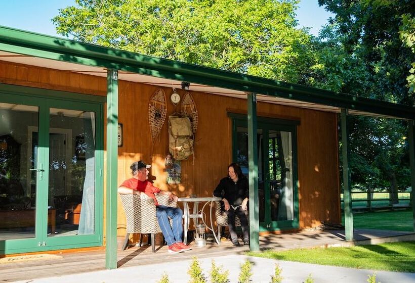 צימר The Jolly Poacher Retreat