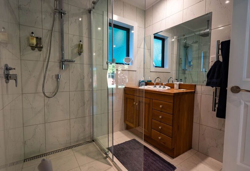 צימר The Jolly Poacher Retreat