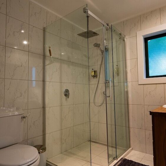 צימר The Jolly Poacher Retreat