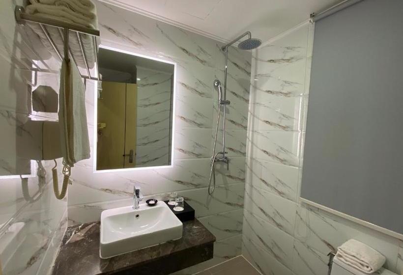 Отель Az. Aliya International