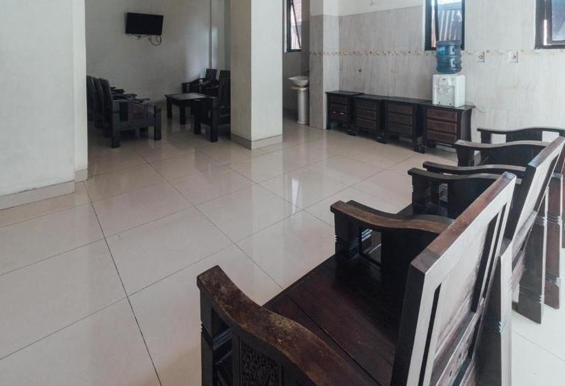 هتل Oyo 1872 Sakinah Grand Soabali