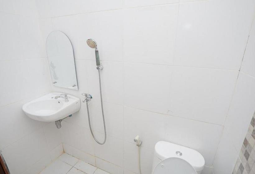 پانسیون Reddoorz Syariah Near Bundaran Joeang