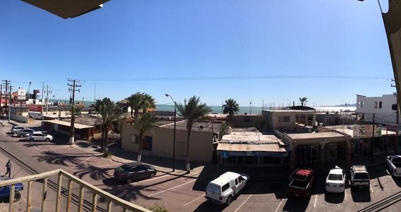 בית מלון כפרי Chapala