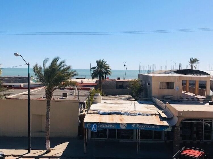 בית מלון כפרי Chapala