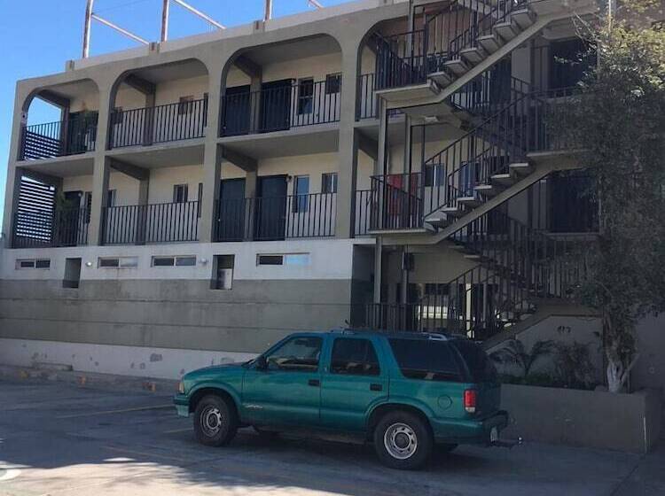 בית מלון כפרי Chapala