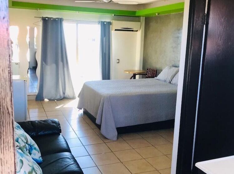 בית מלון כפרי Chapala