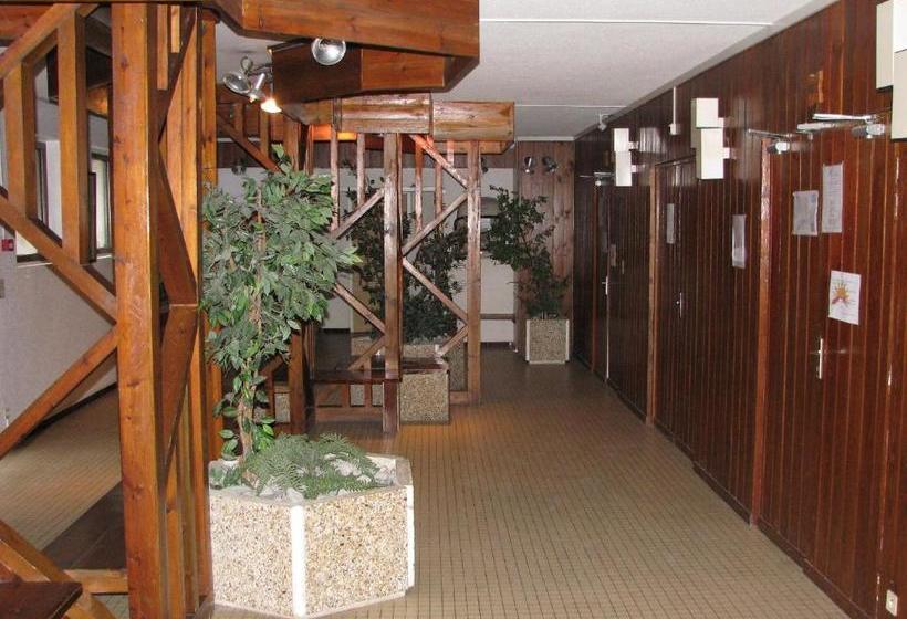 فندق Hostel Neige Et Soleil