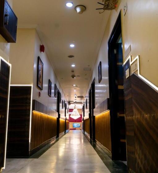 فندق Mahajan International, Delhi Airport