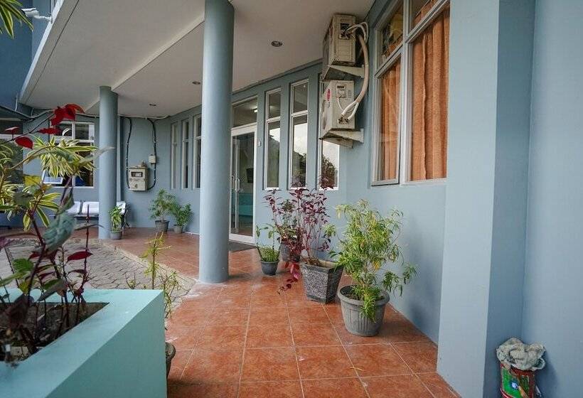 ホテル Oyo 1844 Bravo Residence