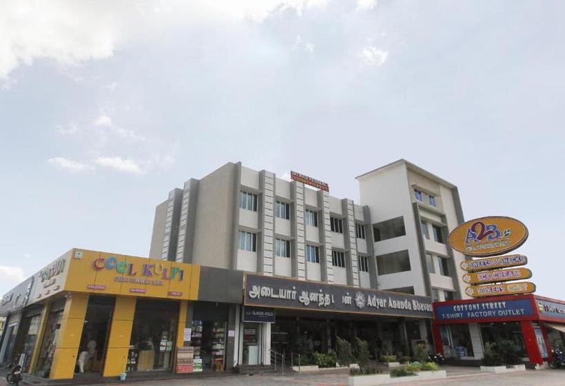 호텔 Oyo 63300  Rasi Residency