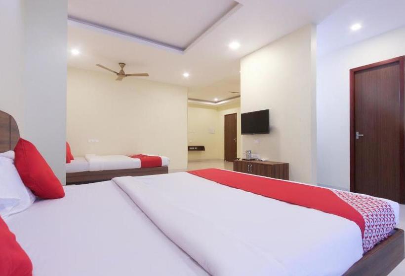 호텔 Oyo 63300  Rasi Residency