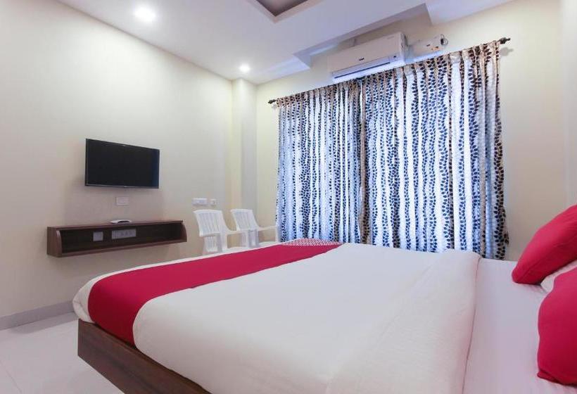 호텔 Oyo 63300  Rasi Residency