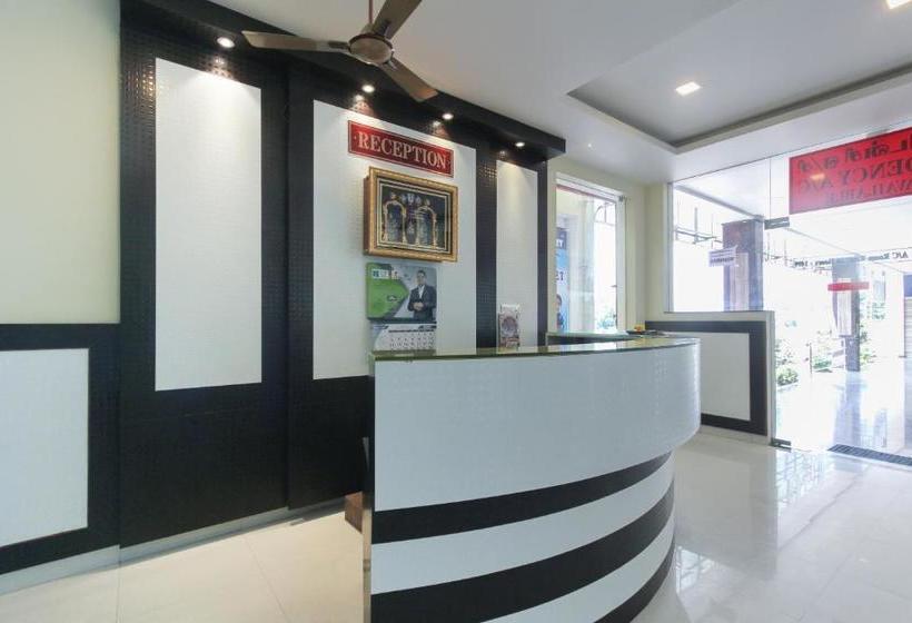 호텔 Oyo 63300  Rasi Residency