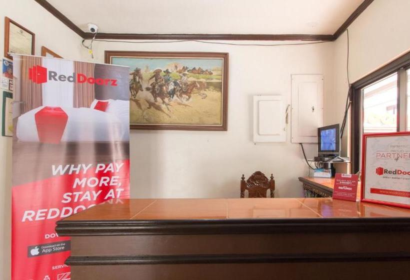 هتل Reddoorz @ Holy Spirit Road Tagaytay